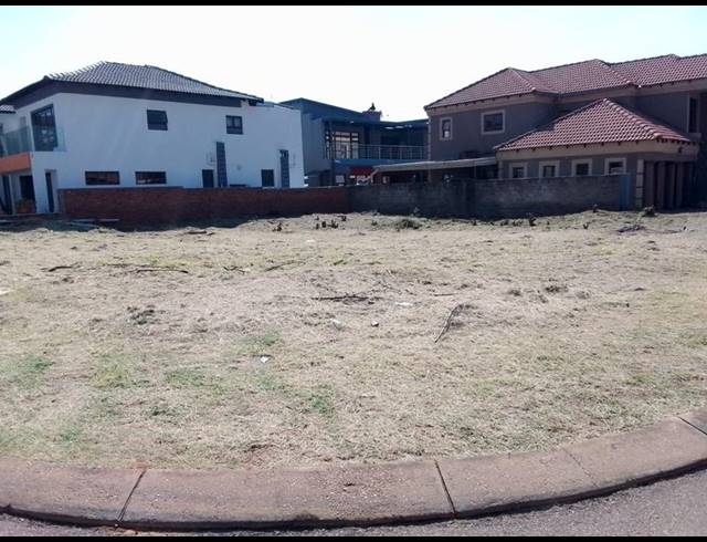 LAND FOR SALE IN THE ORCHARDS